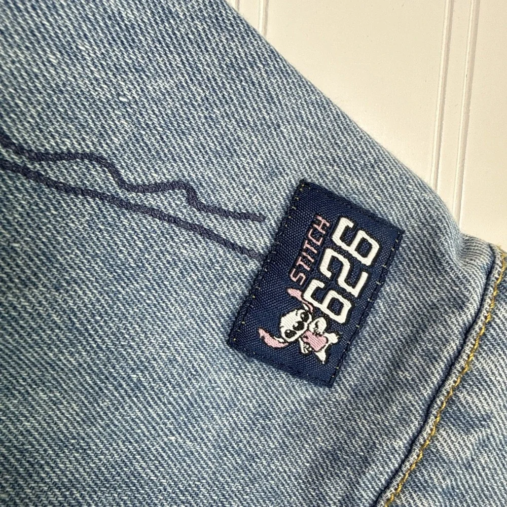 Disney Stitch 626 Jean Jacket Juniors Size S(3-5)‎ Light Wash Embroidered Prints